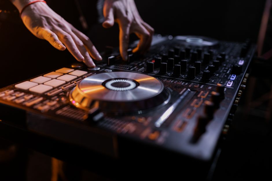 DJ controlling console