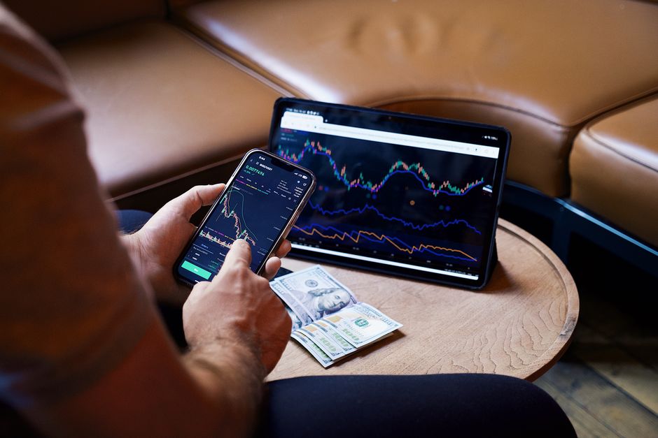 Financial community platform on multiple devices
