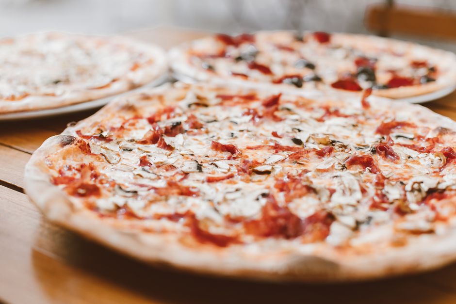 Mantarlı pizza