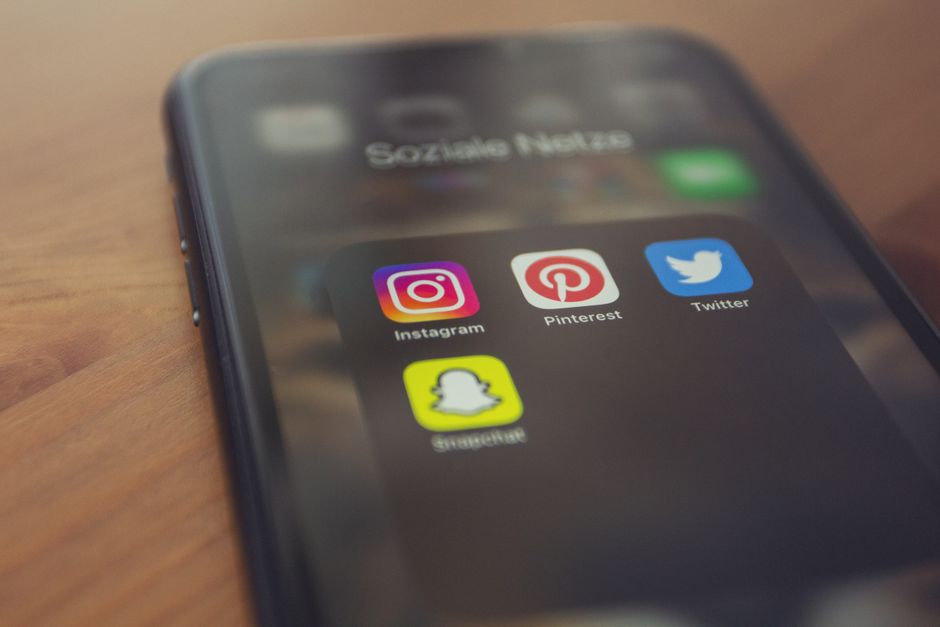Veriyaz cross-platform mobile application on smartphone