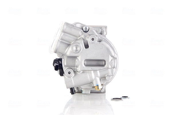 Compressor, air conditioning