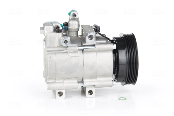 Compressor, air conditioning