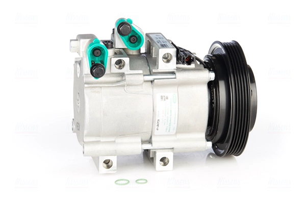 Compressor, air conditioning