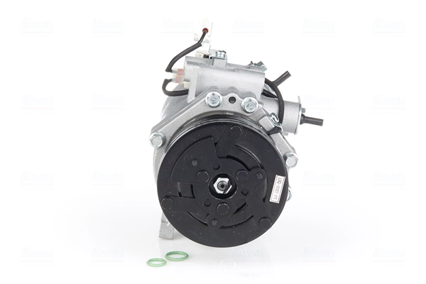 Compressor, air conditioning