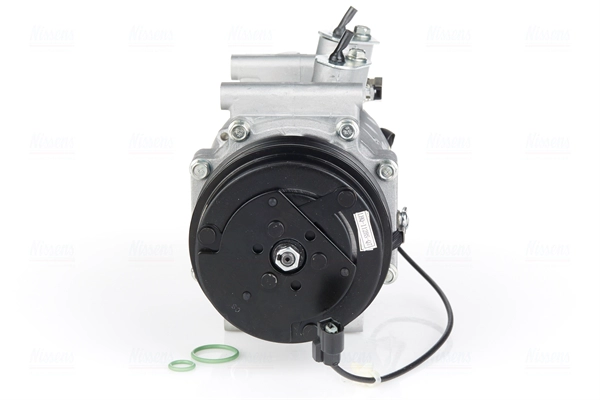 Compressor, air conditioning