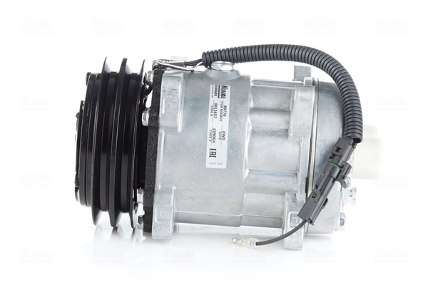 Compressor, air conditioning