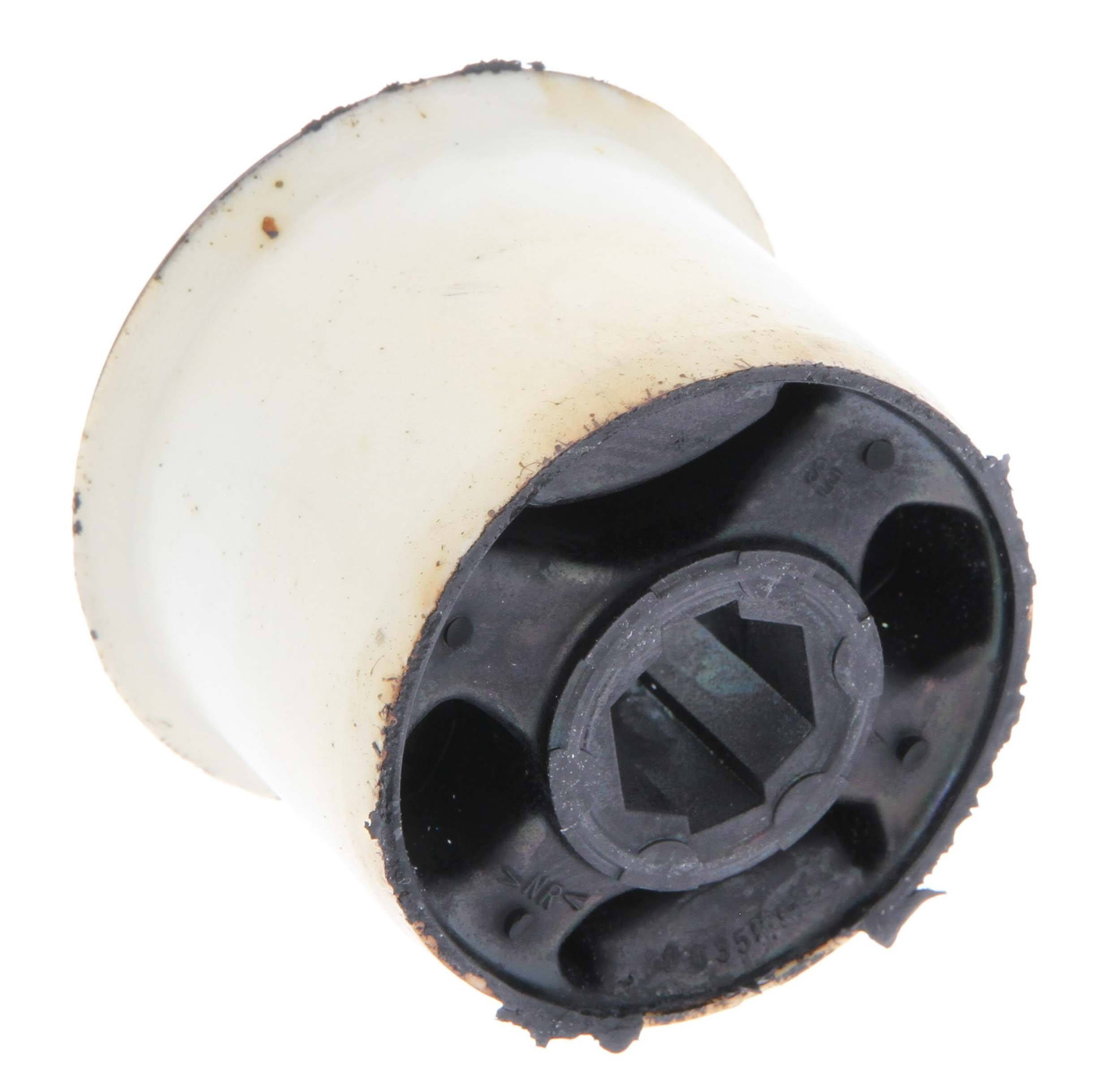 Mounting, control/trailing arm