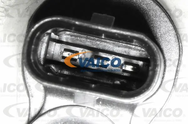 Fitting, intake manifold