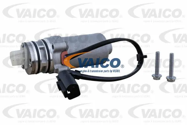 Pump, all-wheel-drive coupling