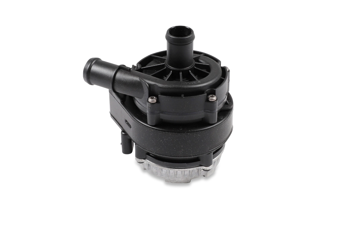 Water pump, traction battery