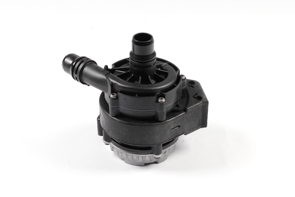 Water pump, traction battery