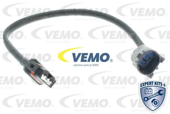 Adaptor, air conditioning compressor