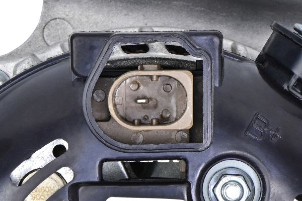 Alternator (8EL 015 637-651)