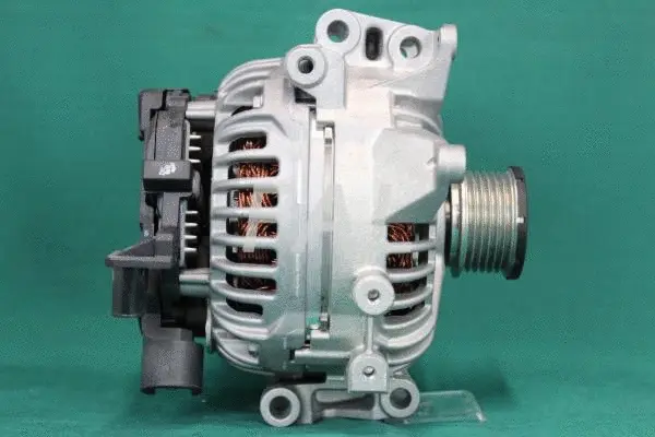 Alternator (F000590/1)