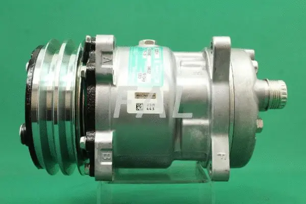 Compressor, air conditioning