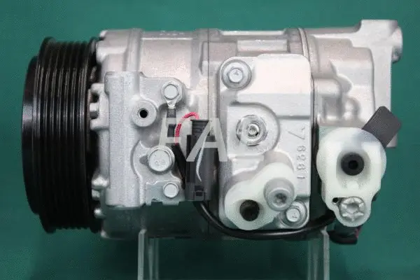 Compressor, air conditioning