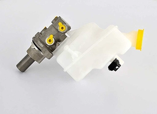 Brake Master Cylinder (BSG 30-215-008)