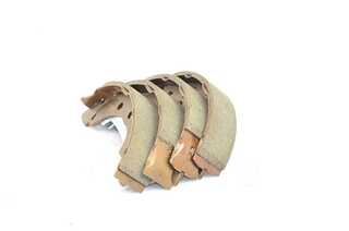 Brake Shoe Set (BSG 75-205-008)