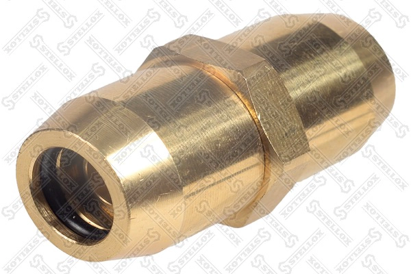 Connector, compressed air line