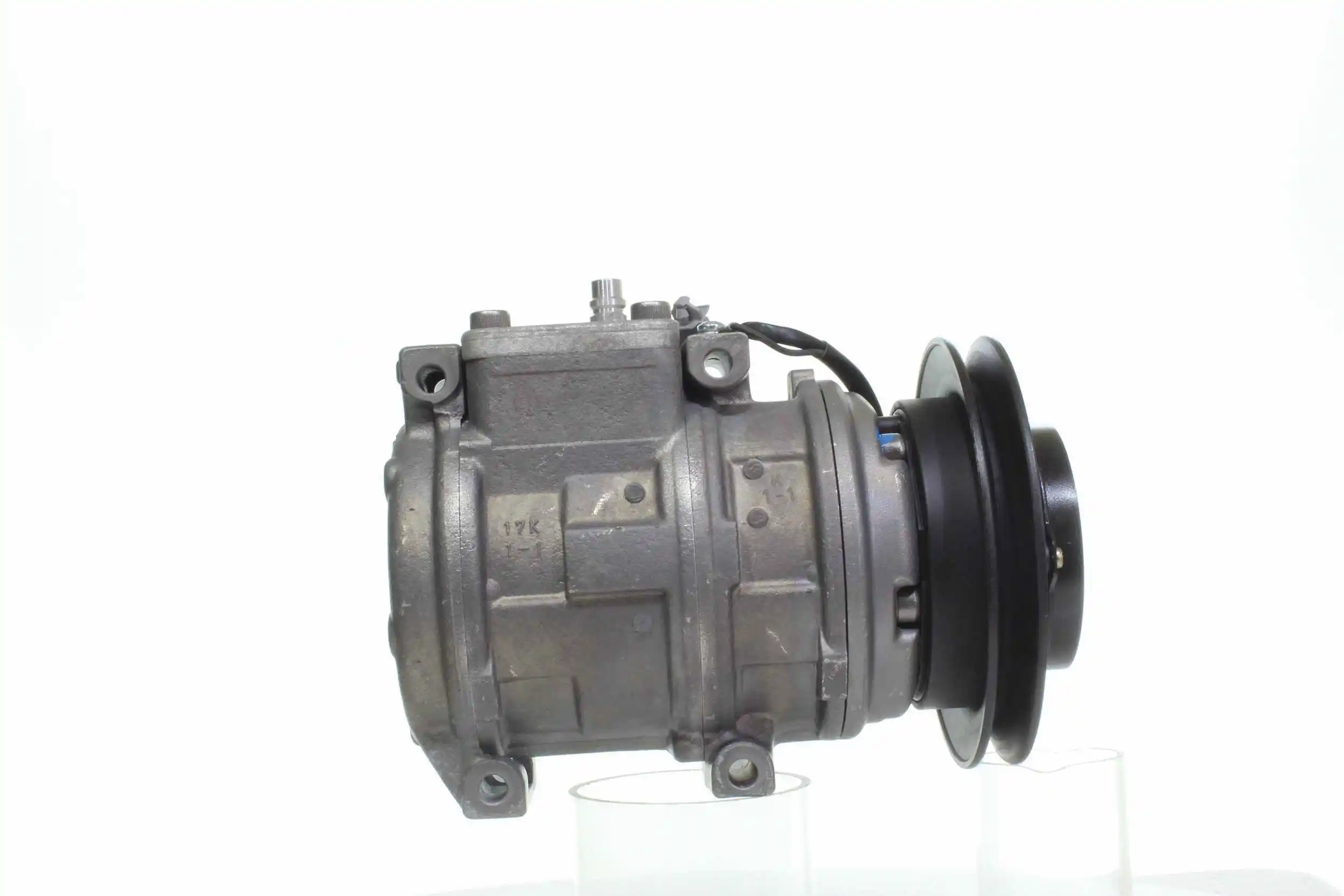 Compressor, air conditioning