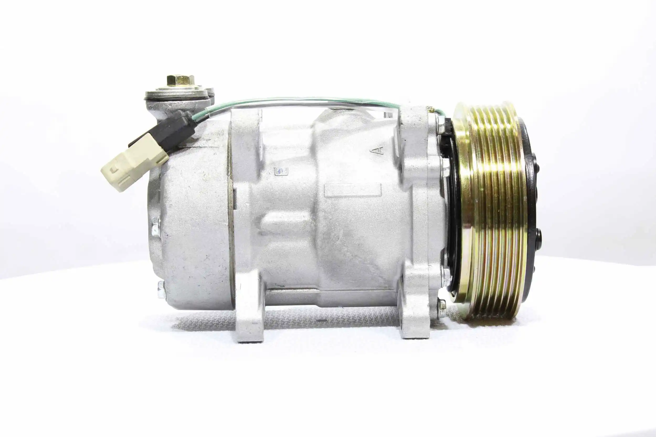 Compressor, air conditioning