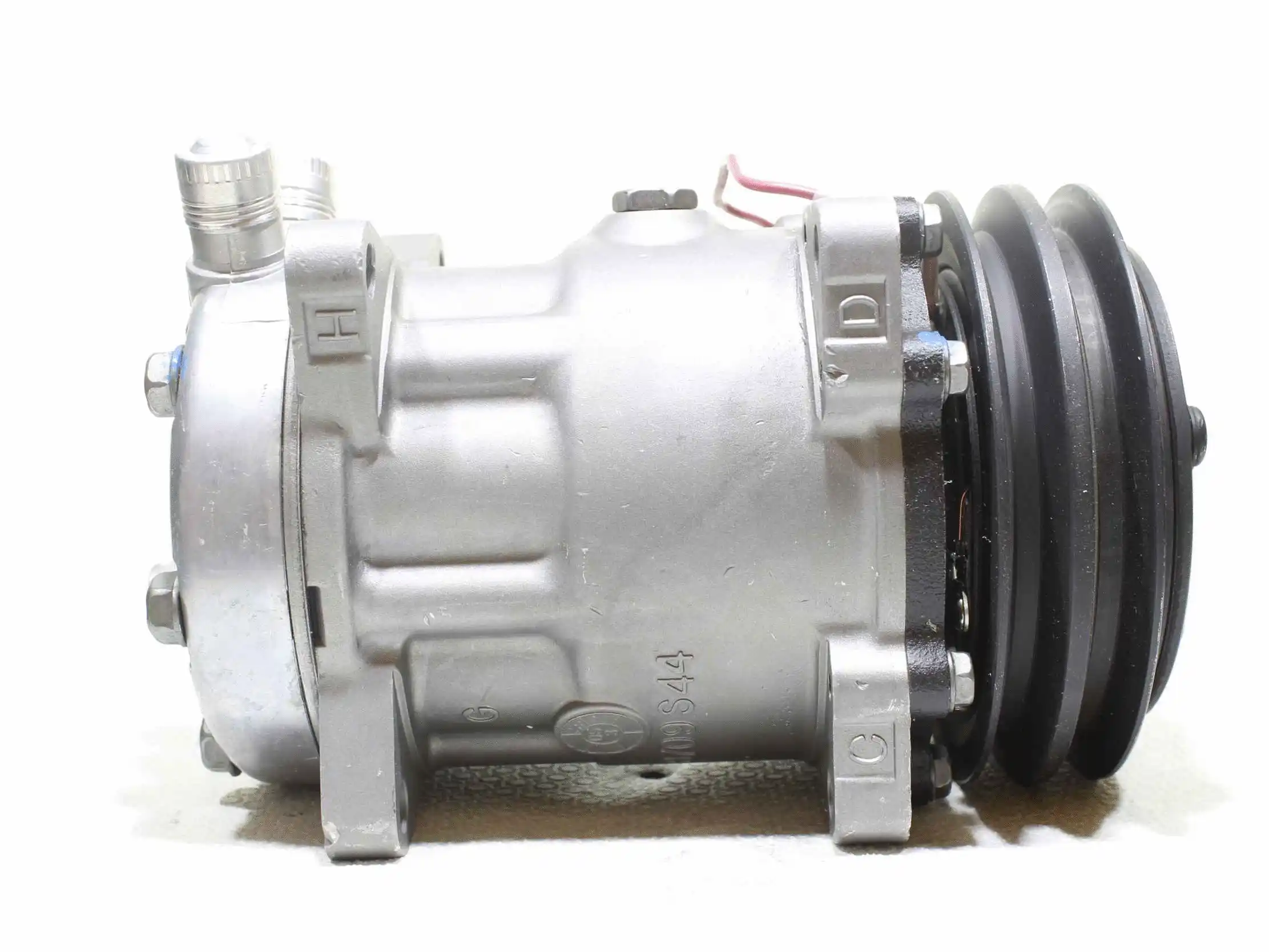 Compressor, air conditioning