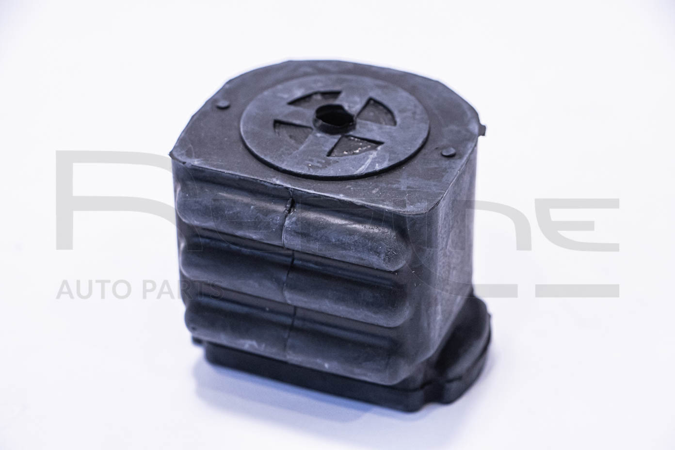 Mounting, control/trailing arm