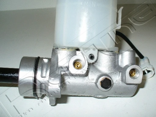 Brake Master Cylinder (09SZ011)