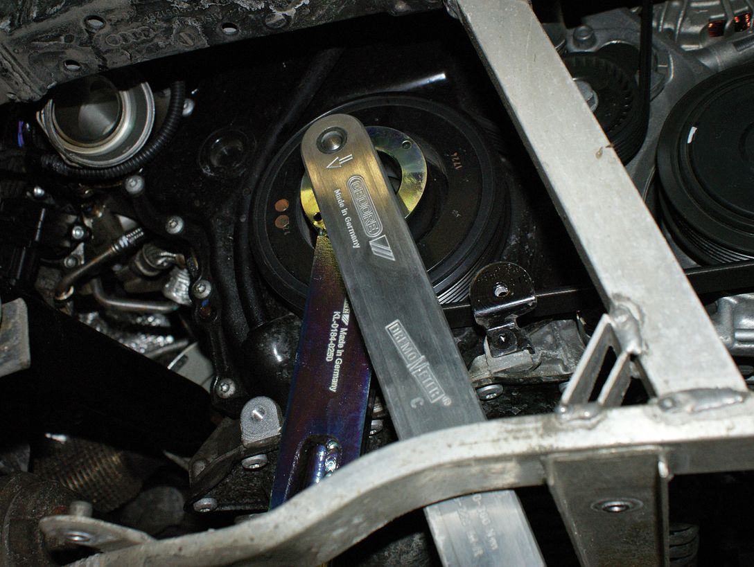 Holding Tool, belt pulley