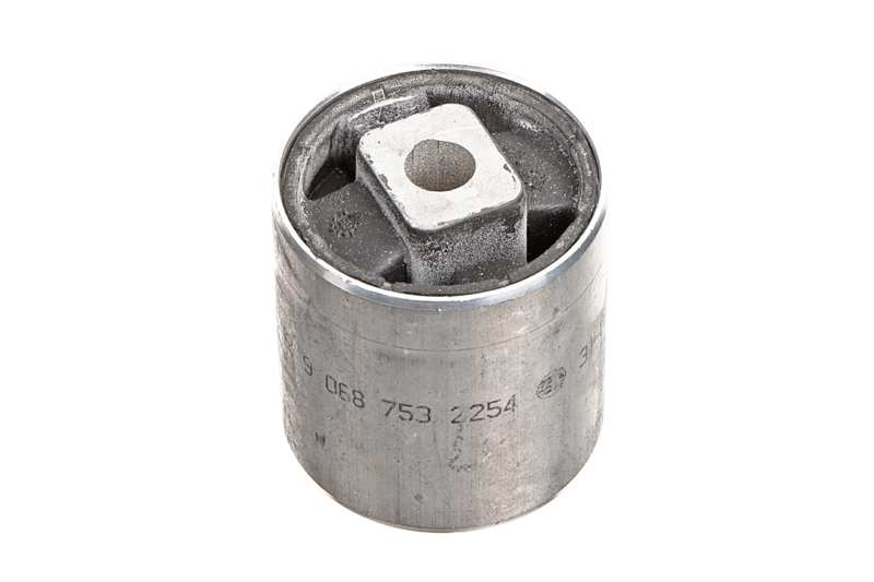 Mounting, control/trailing arm