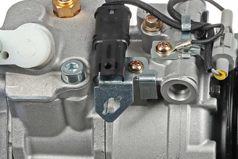 Compressor, air conditioning