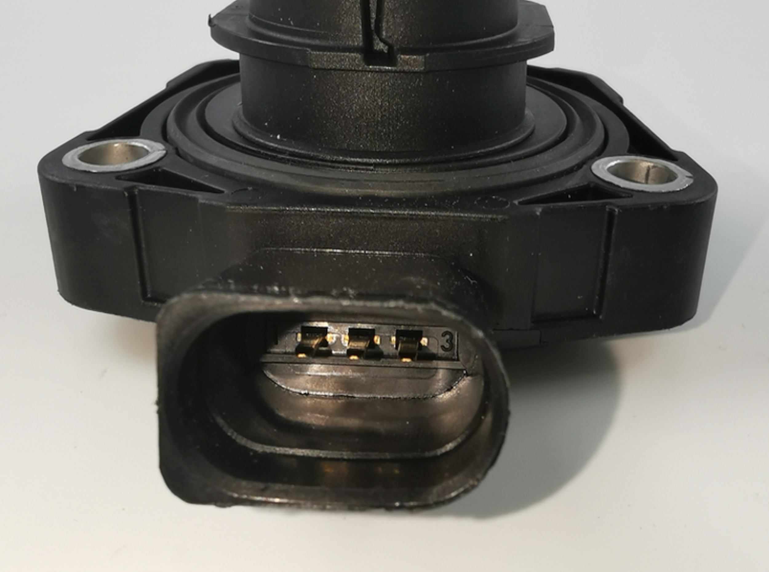 Sensor, engine oil level
