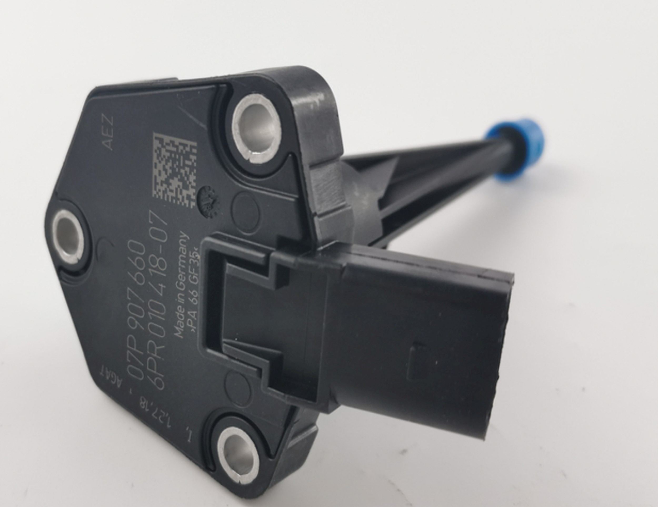 Sensor, engine oil level