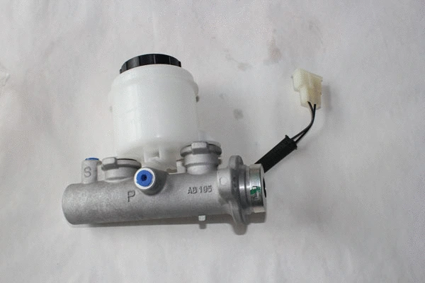 Brake Master Cylinder (M404)