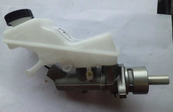 Brake Master Cylinder (MB857393)