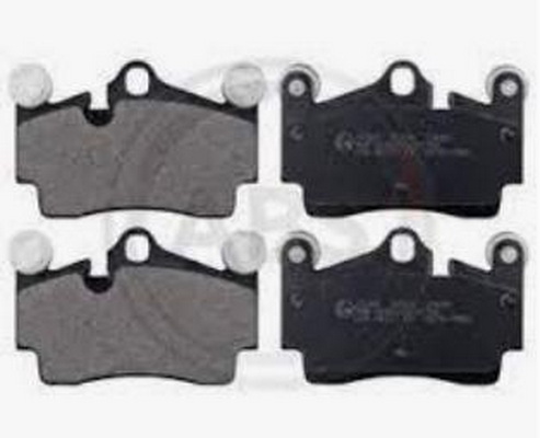 High Performance Brake Pad Set (7L0 698 451A)