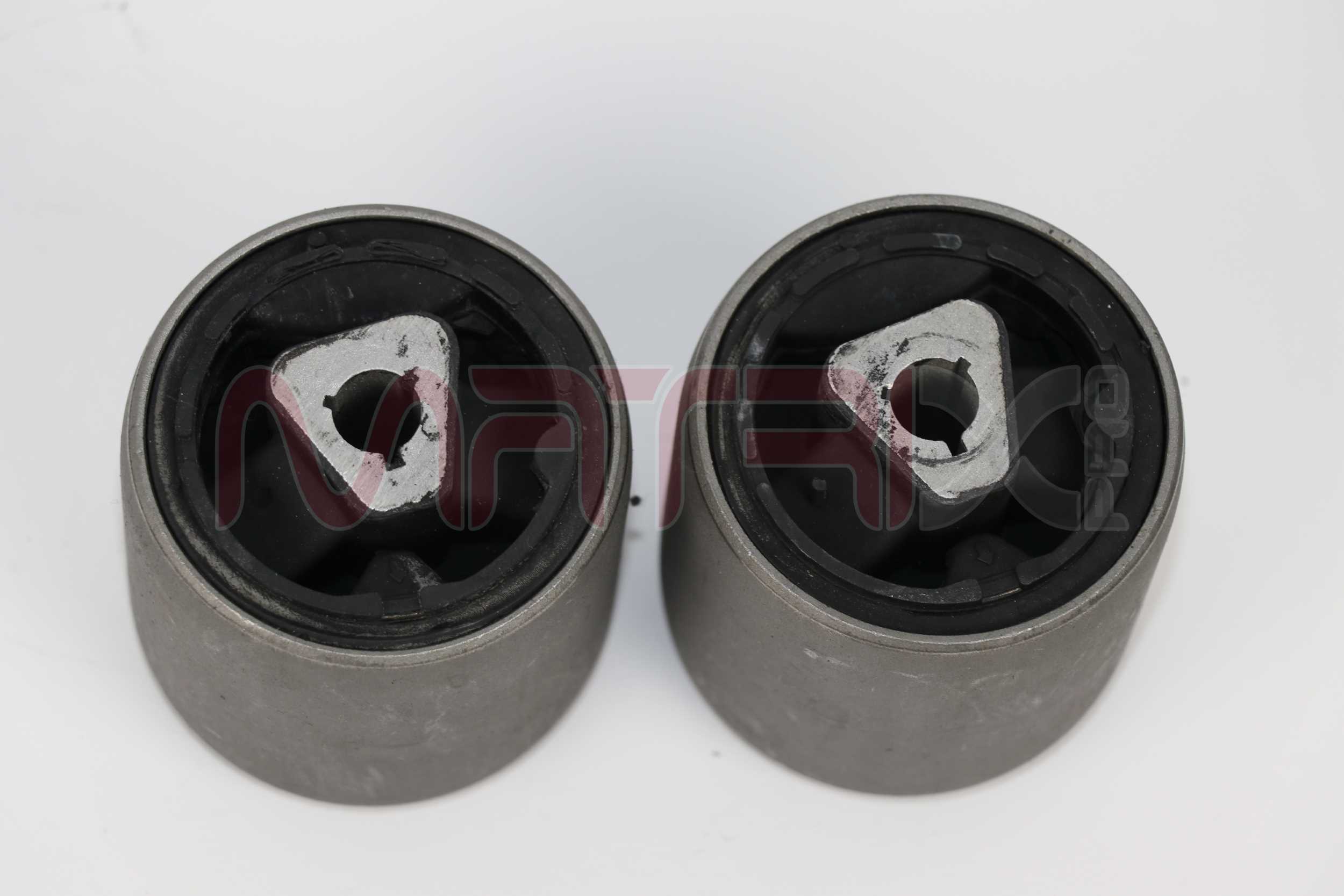 Mounting, control/trailing arm (MX01330135)