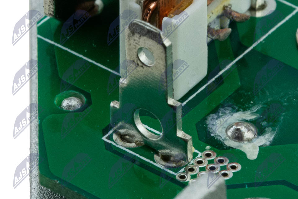 Regulator, interior blower