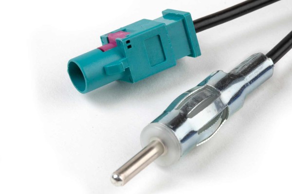 Adapter, antenna cable