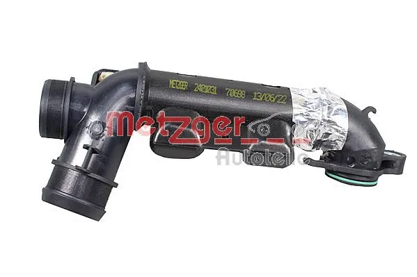 Resonator, charge air cooling