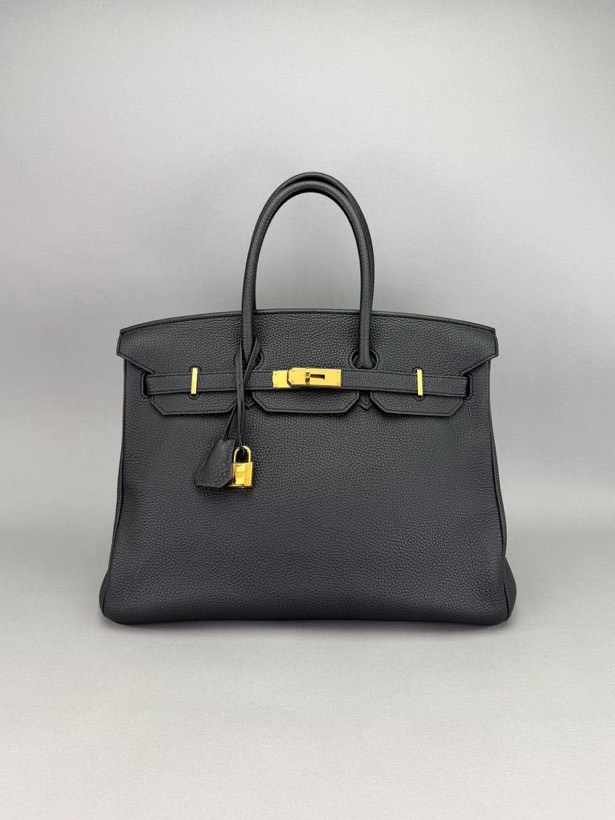 Hermès Birkin 35 in black Togo leather with gold hardware