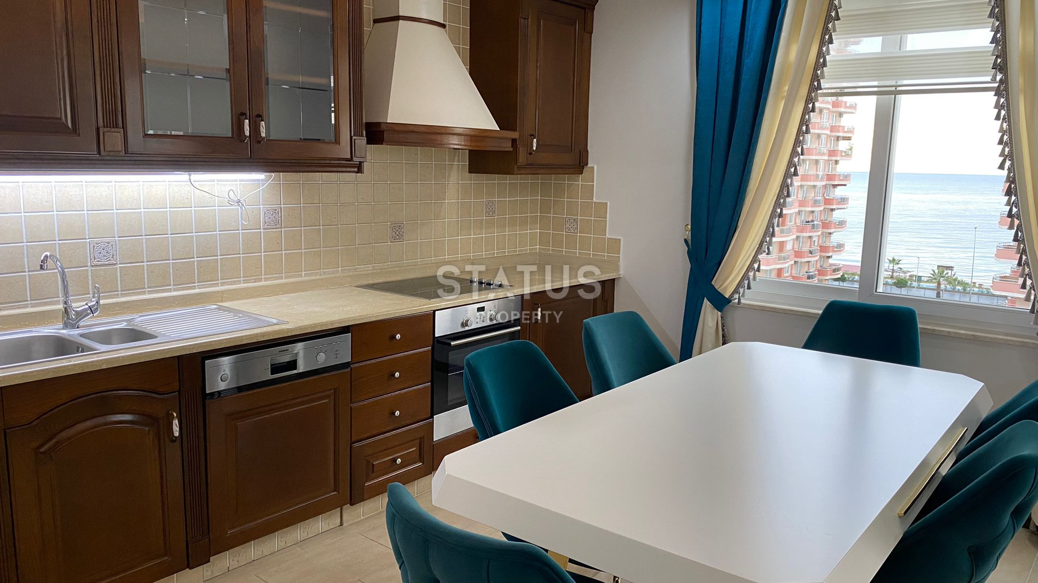 Крупнометражная 2+1 с видом на море, 135 м2 в Махмутларе. фото 19