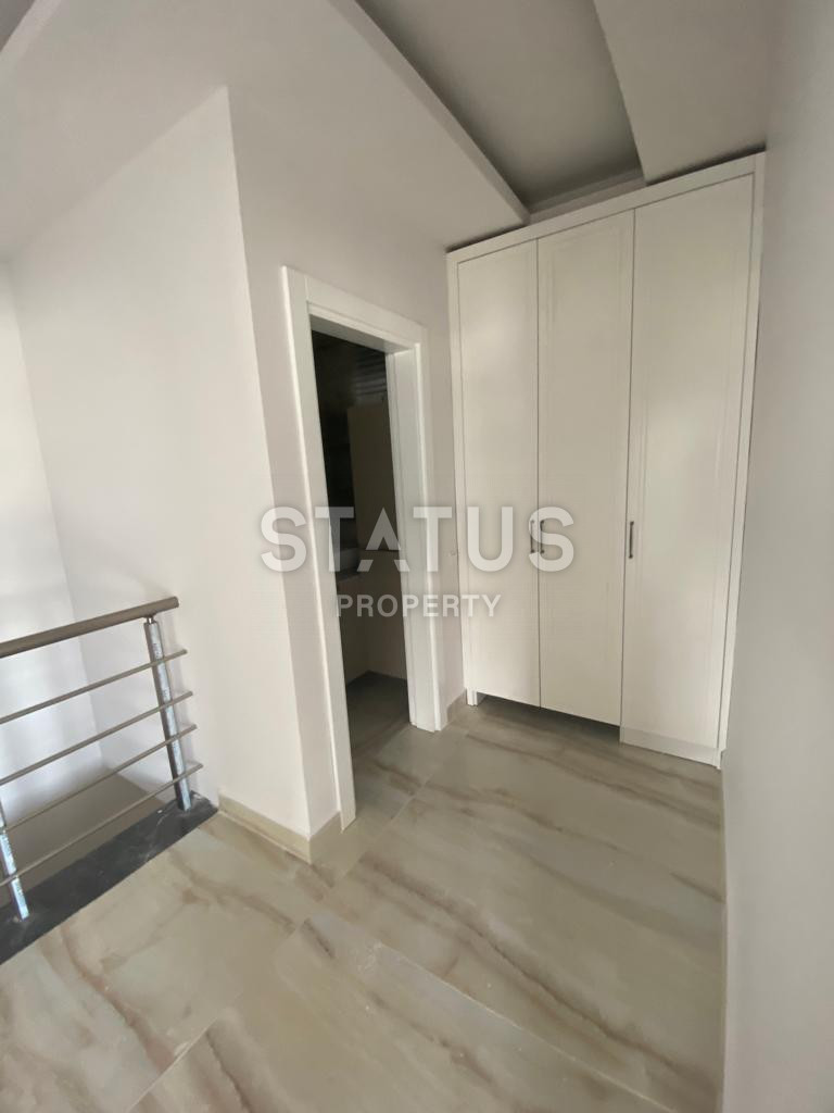 Penthouse 4+1 in a new complex in Kargicak, 220 m2. фото 3