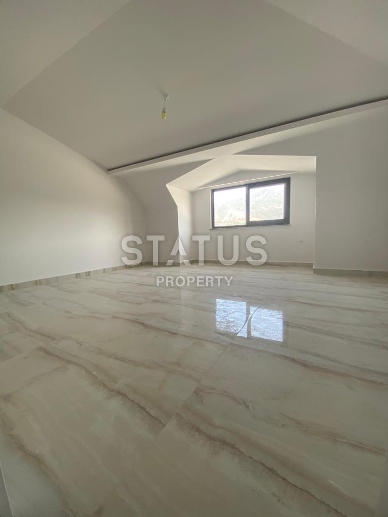 Penthouse 4+1 in a new complex in Kargicak, 220 m2. фото 12