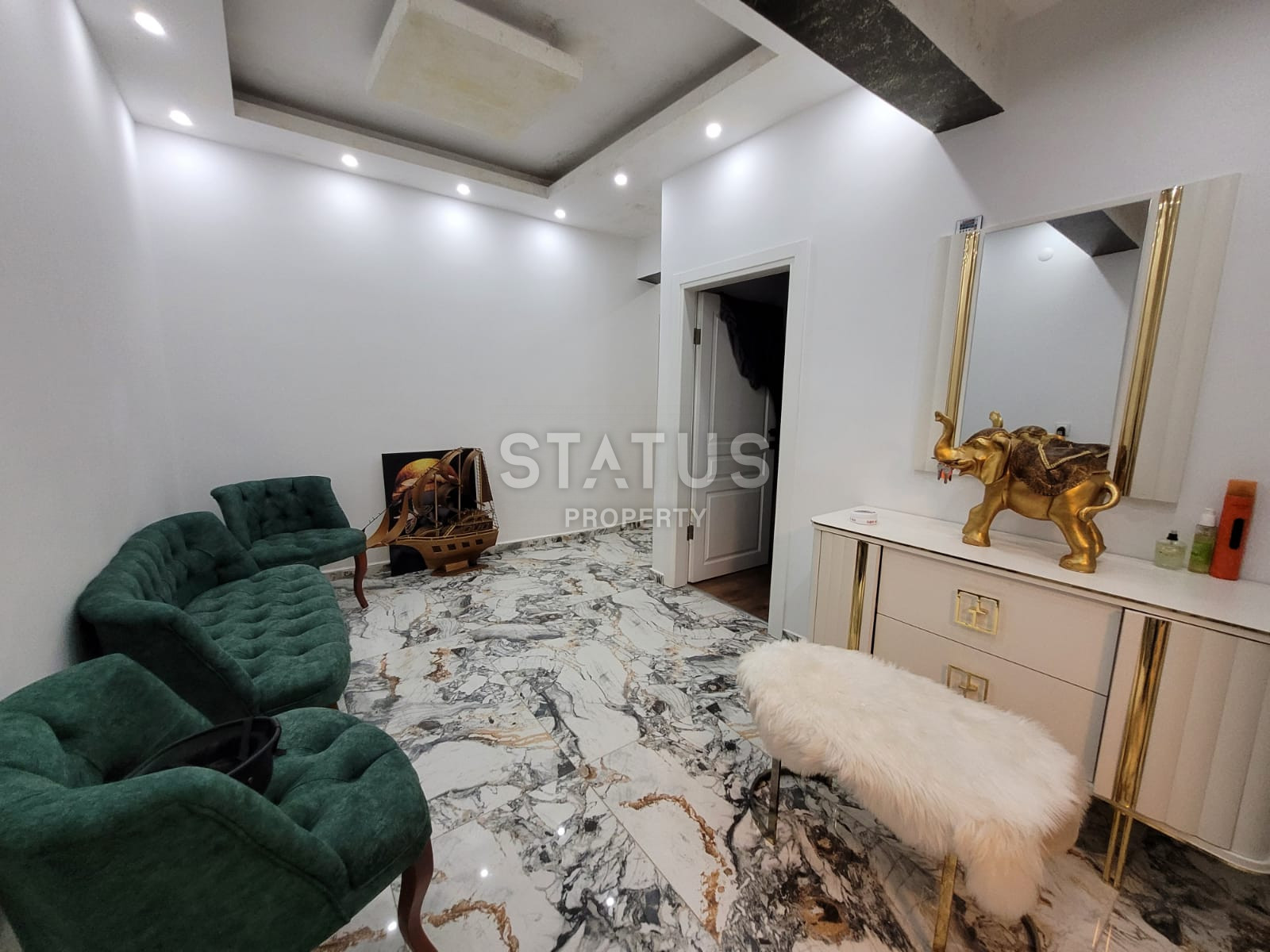 Apartment 2+1 with designer renovation, 50 meters from the Cleopatra beach, 100 sq.m. фото 12