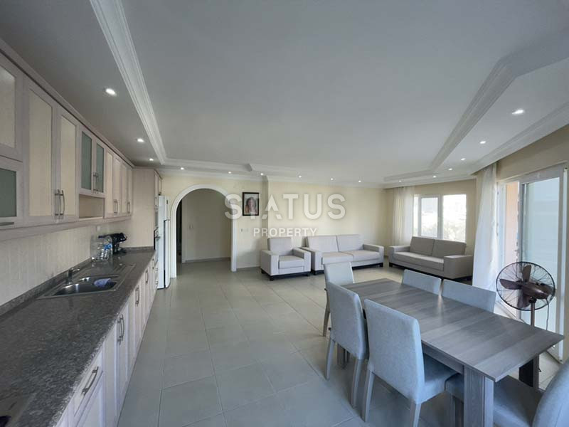 Spacious three-room apartment in Tosmur, 200 meters from the sea, 120m2 фото 4