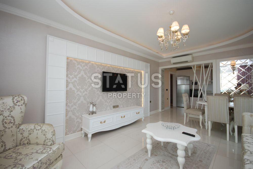 Трехкомнатная квартира с шикарной дизайнерской новой мебелью, 100 кв. м. фото 4