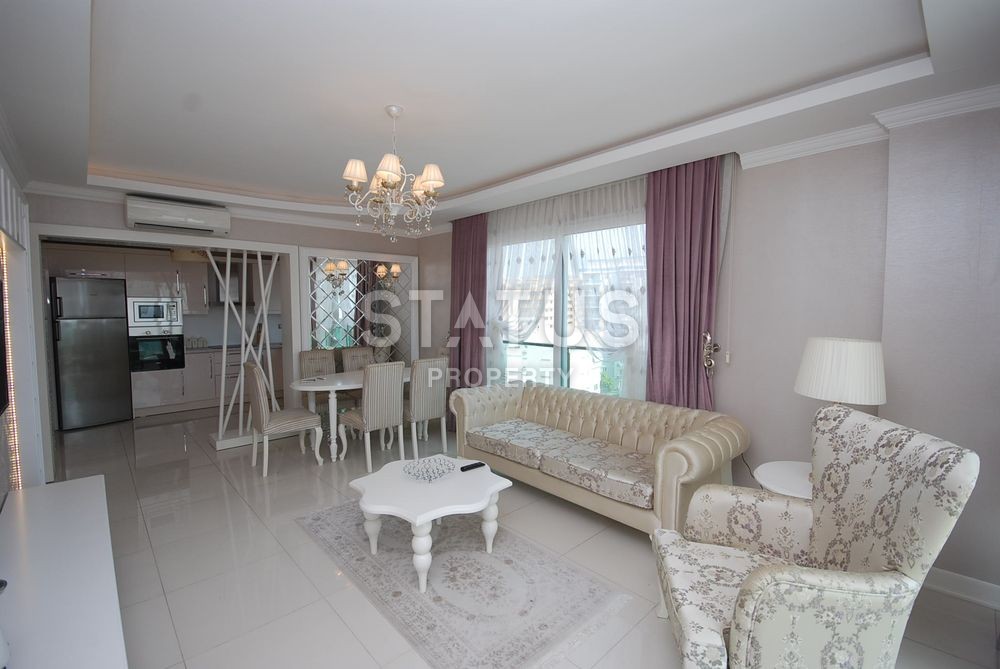 Трехкомнатная квартира с шикарной дизайнерской новой мебелью, 100 кв. м. фото 5