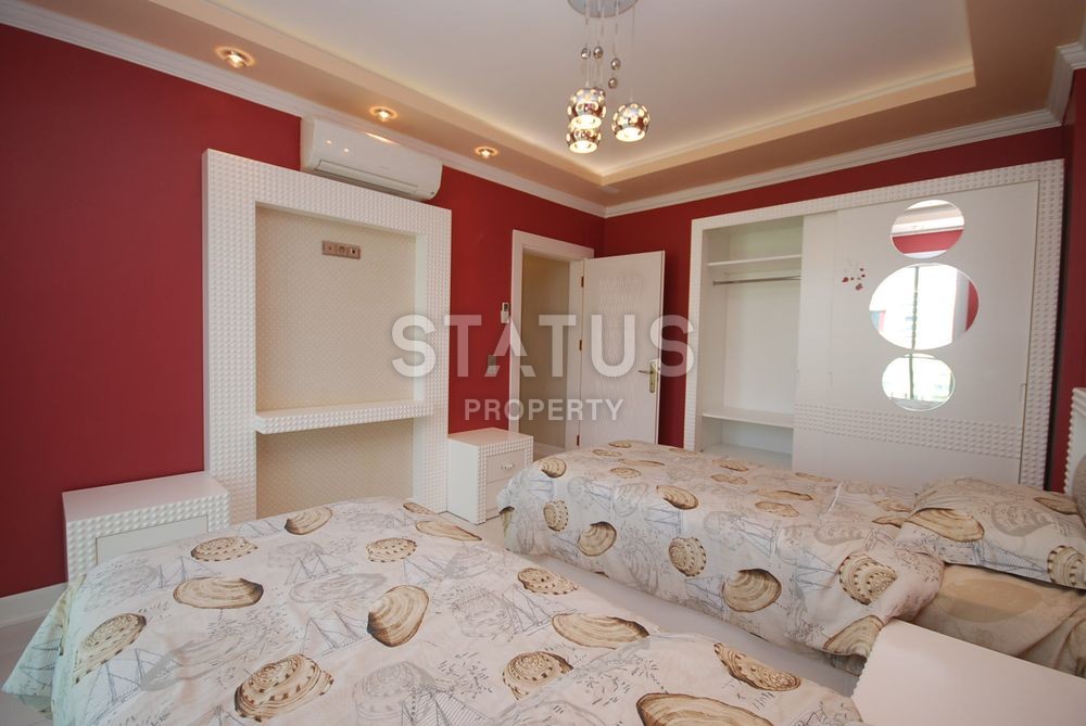 Трехкомнатная квартира с шикарной дизайнерской новой мебелью, 100 кв. м. фото 8