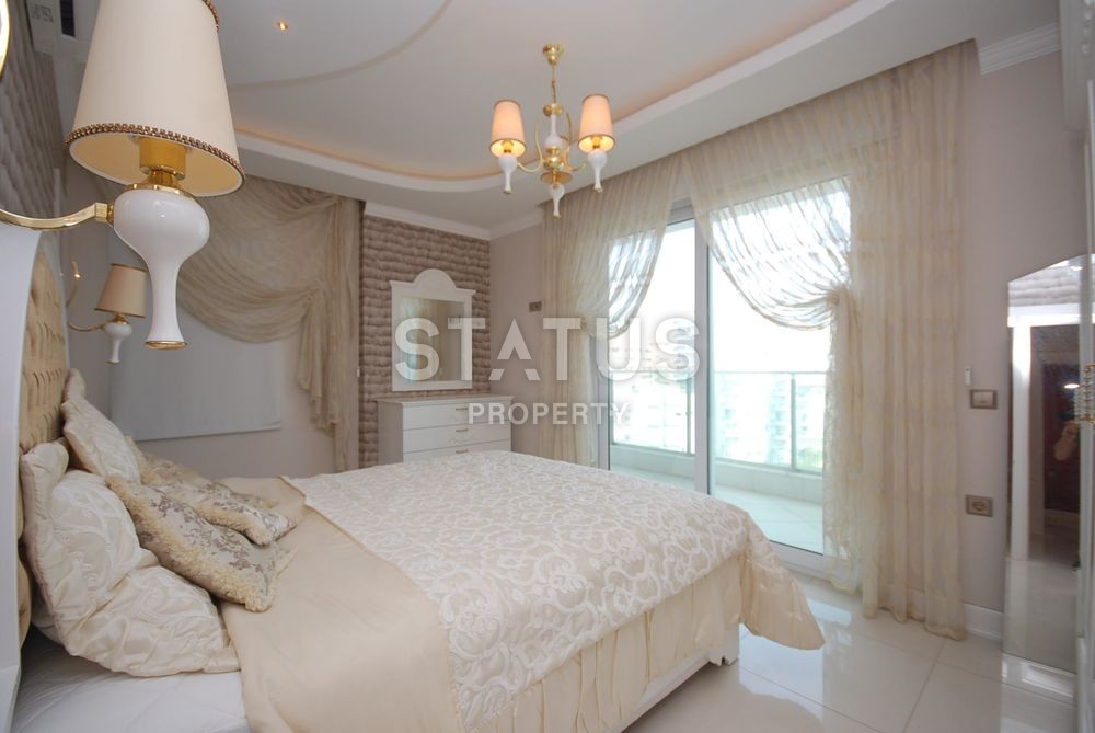 Трехкомнатная квартира с шикарной дизайнерской новой мебелью, 100 кв. м. фото 10